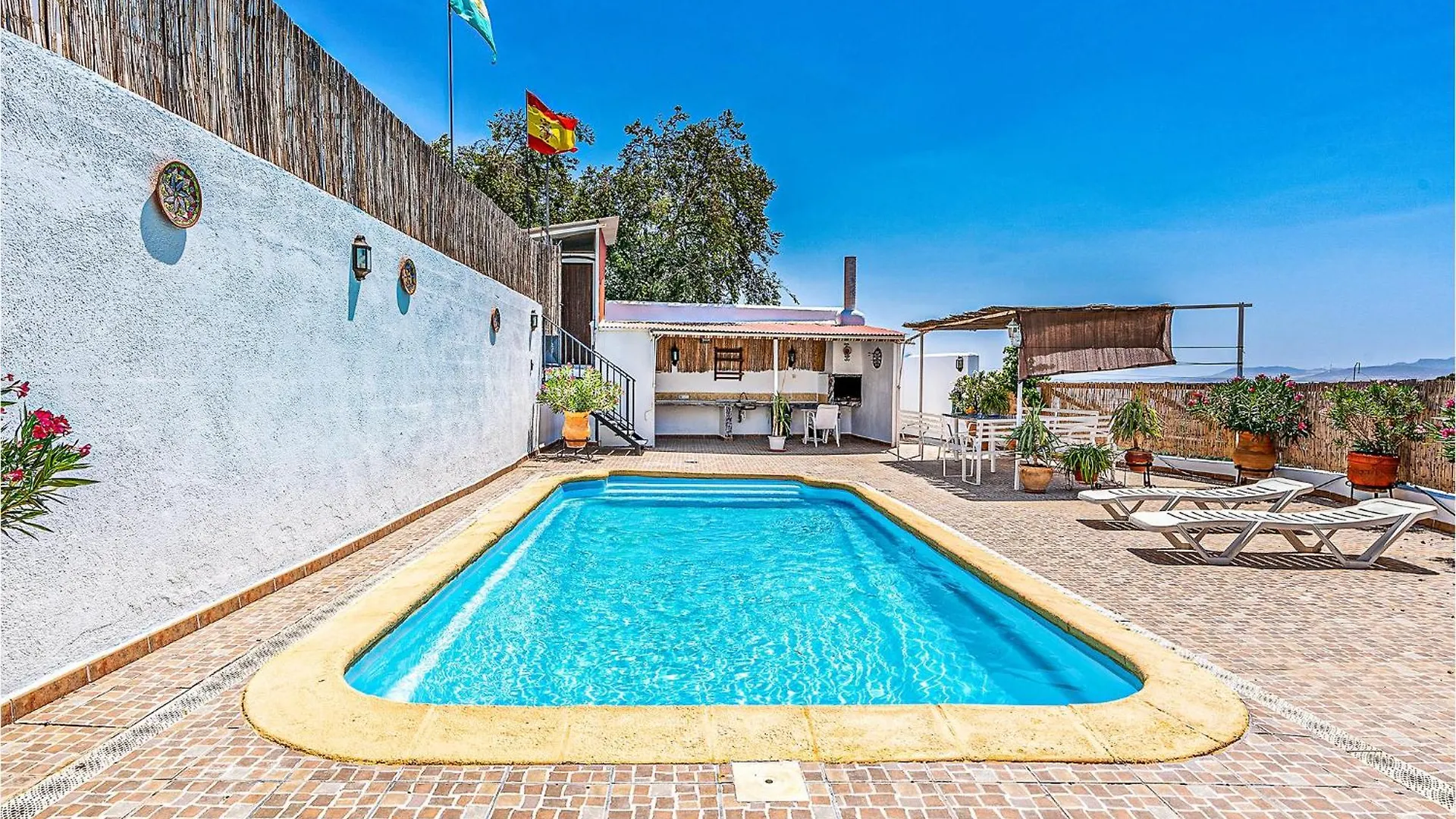 Beautiful Home In Cuevas Del Campo